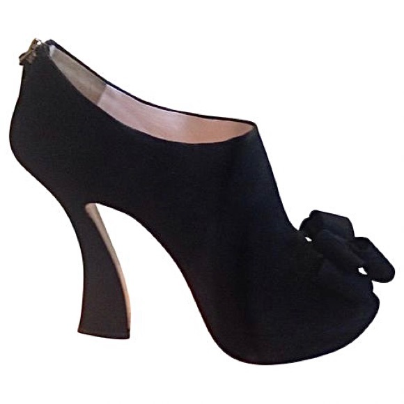 🔥NEW🔥 MIU MIU Black Suede Bow Peep Toe Platform Pumps - Picture 5 of 5